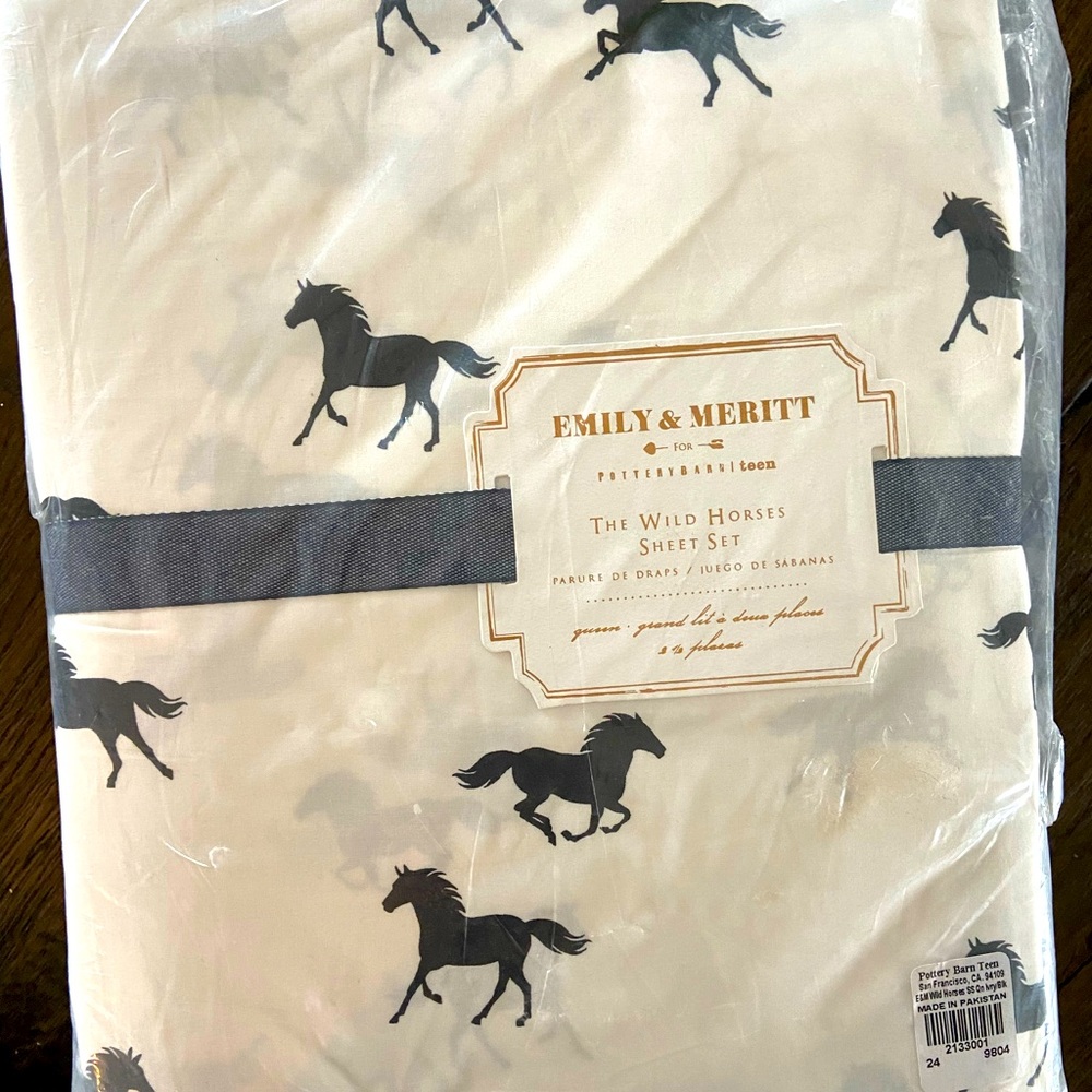 Emily & Meritt Wild Horses Queen Sheet Set, Pottery Barn Teen